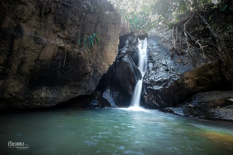 น้ำตกห้วยลึก